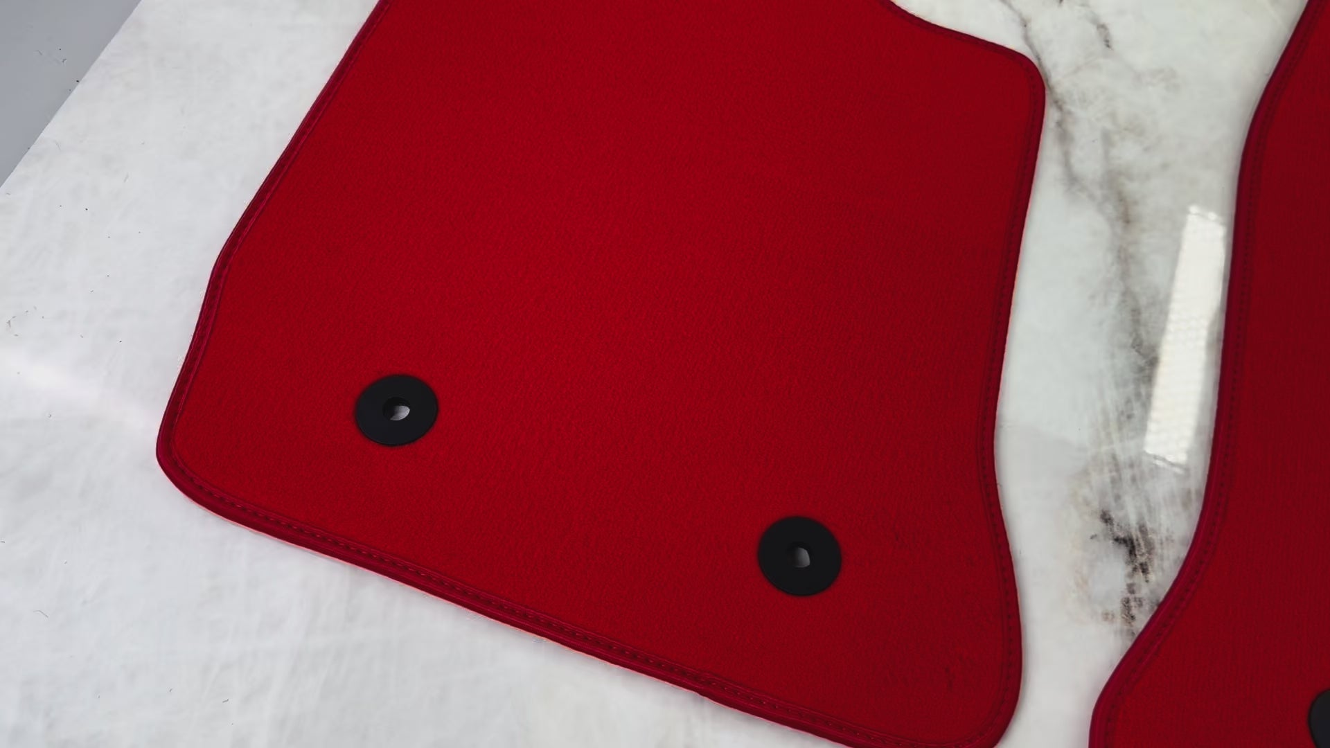 Røde bilmatter for Chevrolet Corvette C7 Targa Top (2014-2019) - AutoWin