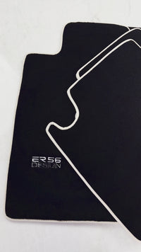 Schwarze Fußmatten für Toyota Land Cruiser 120 (2002–2009), beige Rand | ER56-Design