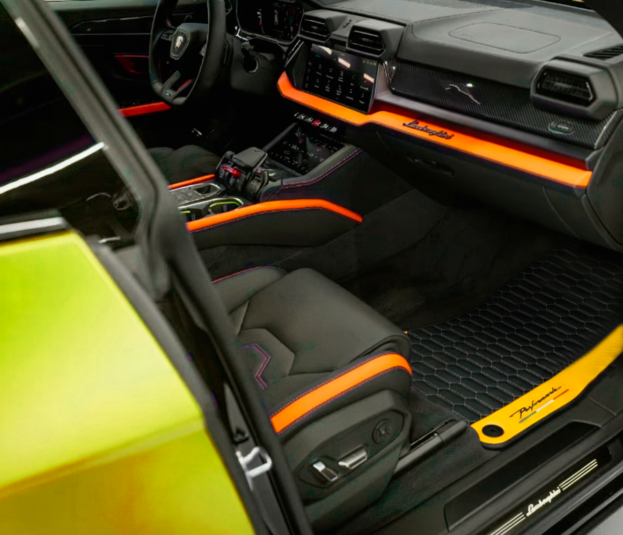Sorte Bilmatter for Lamborghini Urus med Gult Skinn