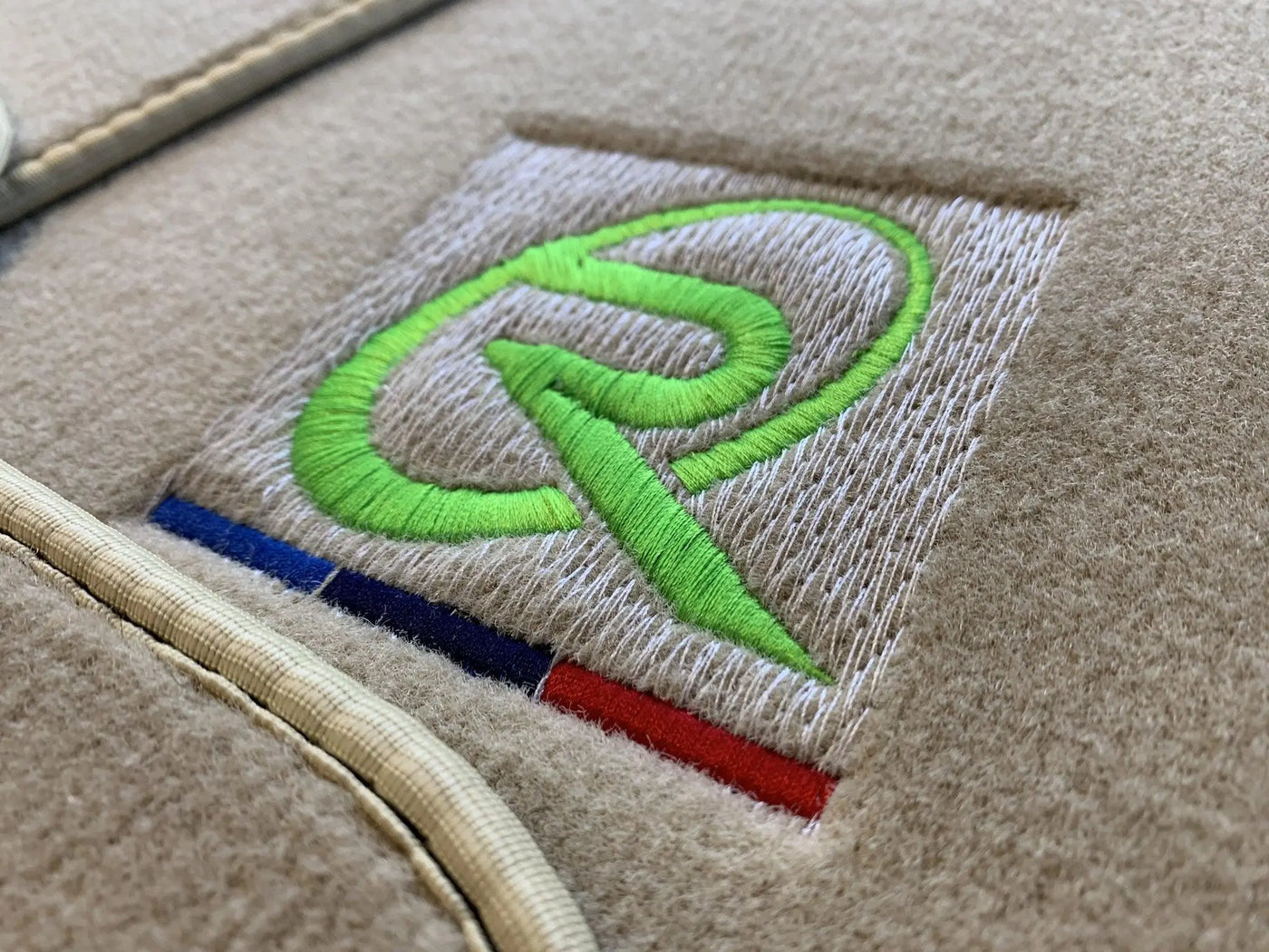 Beige Floor Mats For BMW 6 Series G32 GT Gran Turismo ROVBUT Brand Tailored Set Perfect Fit Green SNIP Collection - AutoWin