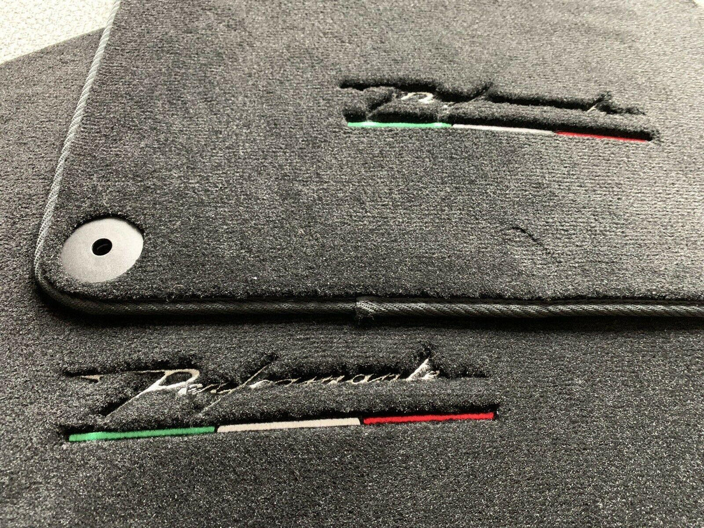 Floor Mats for Lamborghini Huracan With Italian Flag and Perfomante Logo - AutoWin