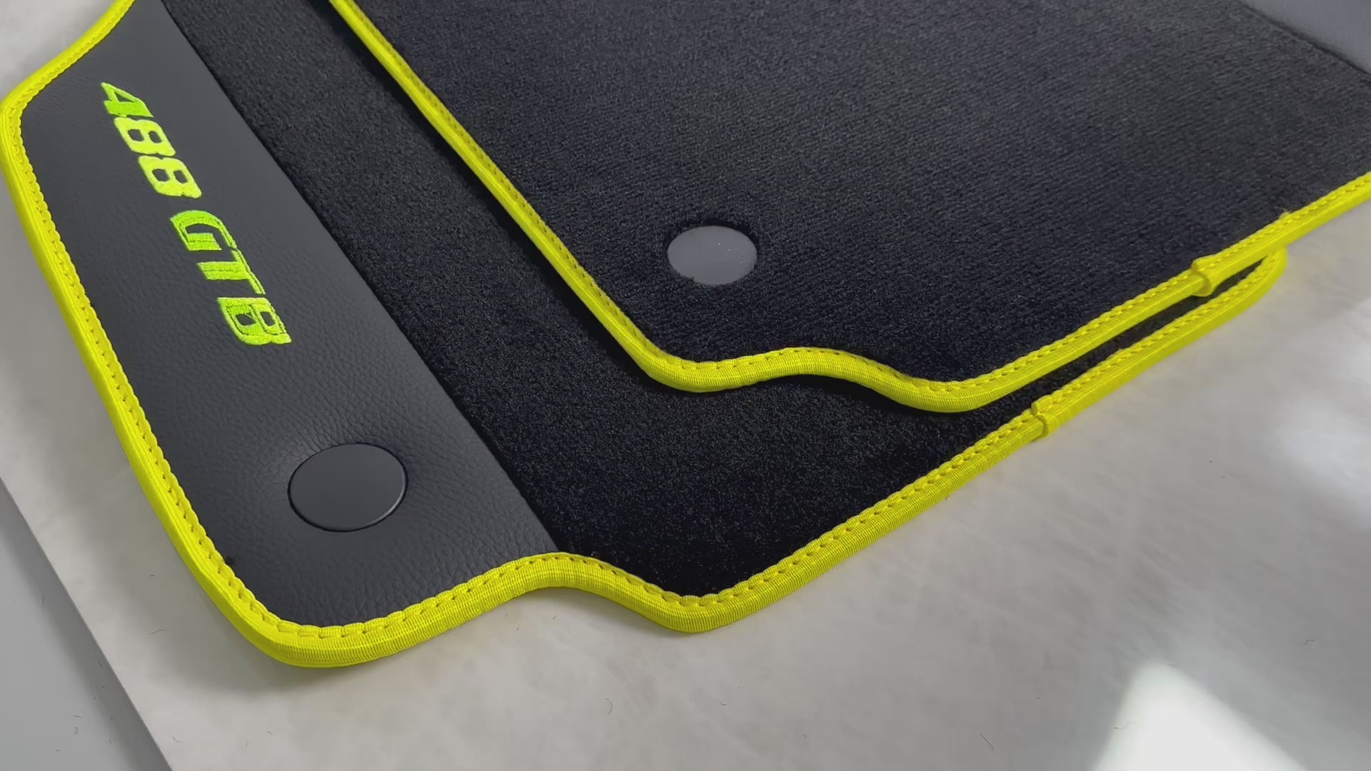 Bilmatte for Ferrari 488 GTB 2015-2022 teppe med skinn - AutoWin