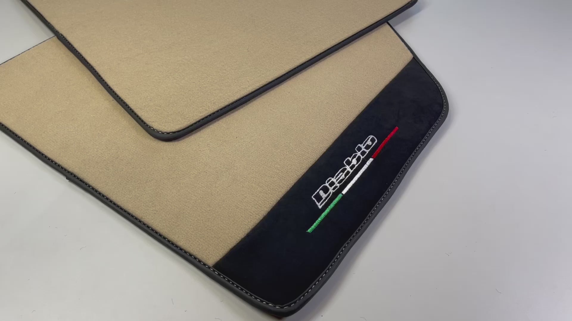 Beigefarbene Fußmatten für Lamborghini Diablo 1990–2001 mit Alcantara-Leder - AutoWin