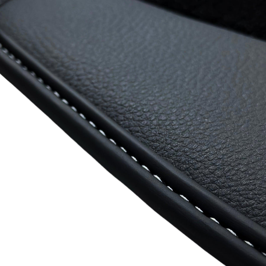 Black Floor Mats for Audi A8 D2 (1994-2002) | No Steps - AutoWin
