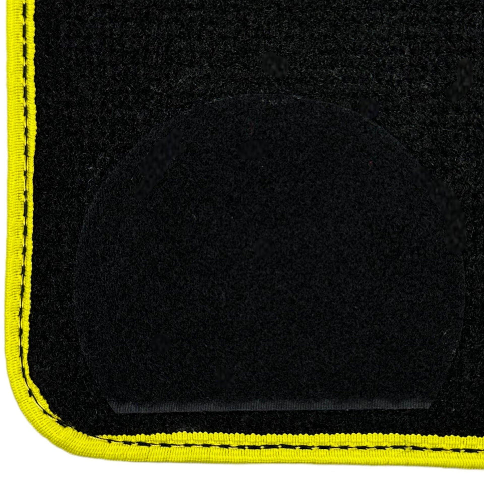 Black Mats For BMW M4 G83 Convertible | Yellow Trim - AutoWin